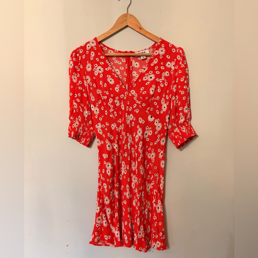 RIXO Red Daisy-Print Midi Dress with V-Neck - Picture 1 of 5